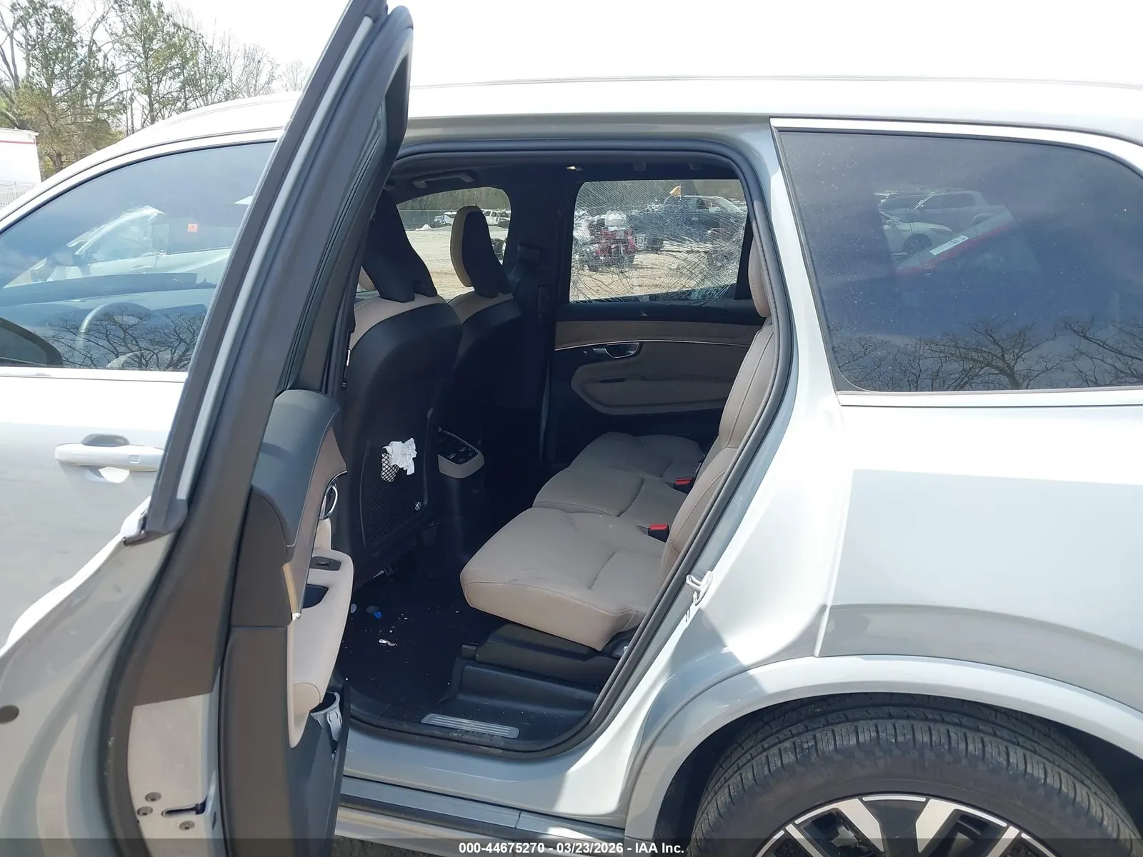 2025 Volvo XC90 Plug-In Hybrid Plus