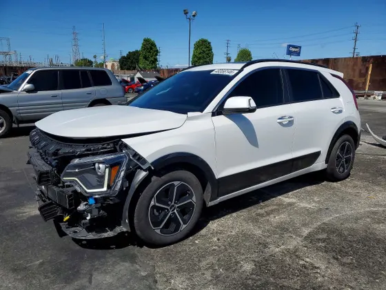 2025 Kia Niro SX