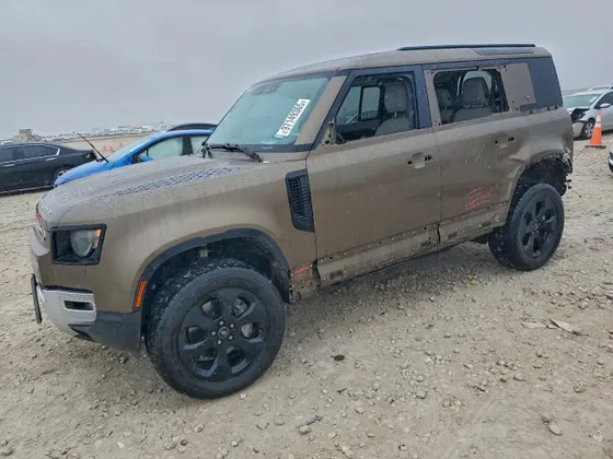 2022 Land Rover Defender SE