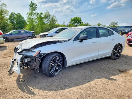 2021 Volvo S60 R-Design