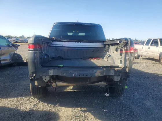 2024 Rivian R1T Adventure