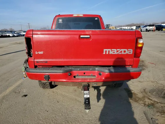 2002 Mazda B-Series 4WD Truck SE
