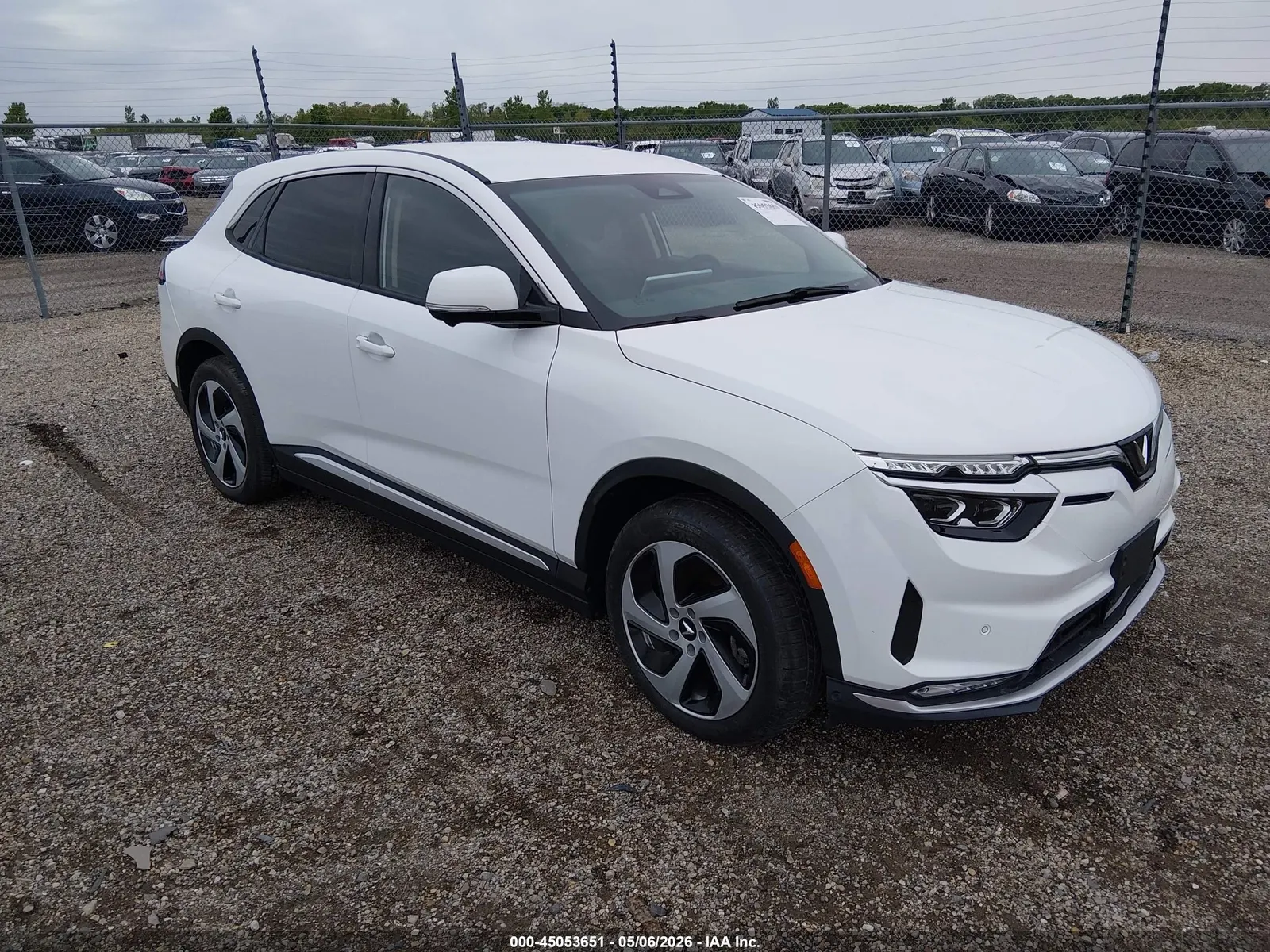 2024 VinFast VF 8 Eco