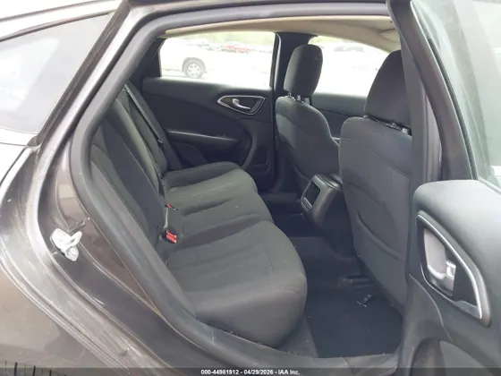 2016 Chrysler 200 Limited