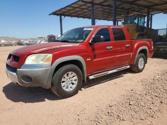 2006 Mitsubishi Raider Duro Cross