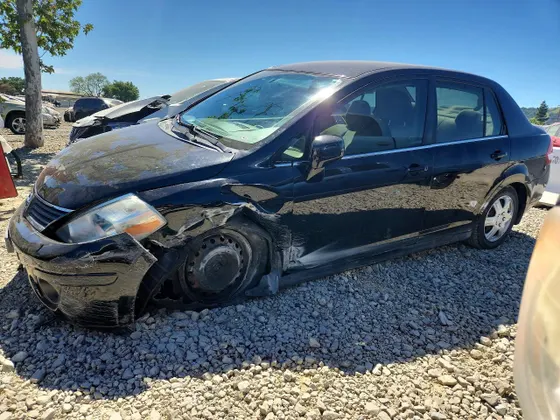 2008 Nissan Versa 1.8 S