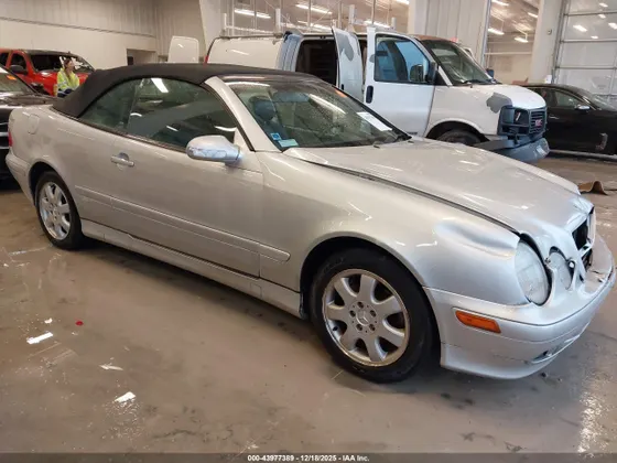 2000 Mercedes-Benz CLK-Class