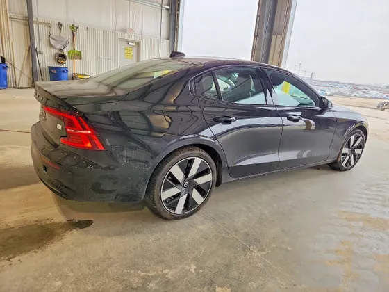 2024 Volvo S60 Recharge Plug-In Hybrid Ultimate Dark Theme