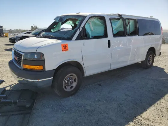 2020 GMC SAVANA G3500 LT