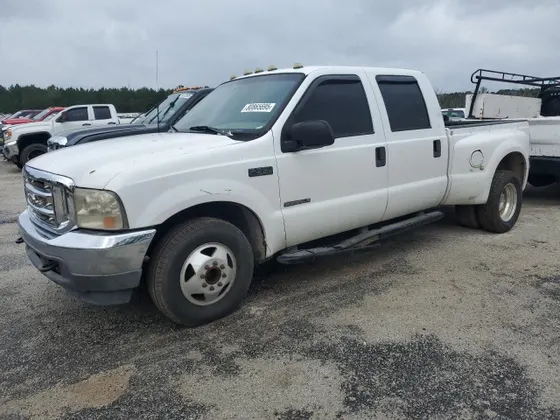 2002 Ford Super Duty F-350 DRW XL