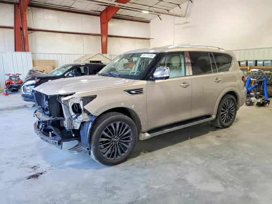 2021 INFINITI QX80 LUXE