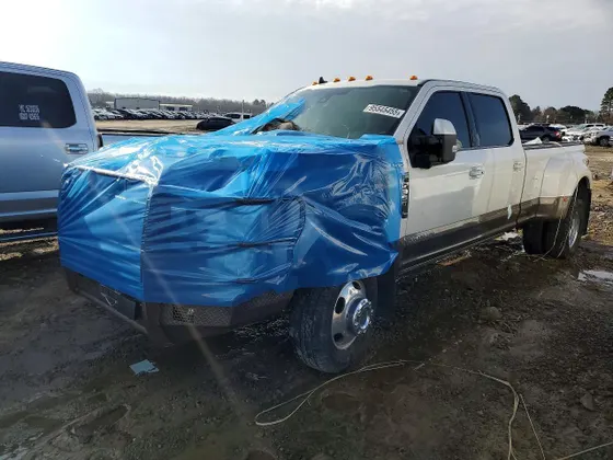 2019 Ford Super Duty F-350 DRW King Ranch