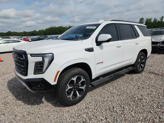 2025 GMC Yukon AT4