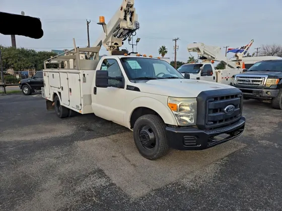 2012 Ford Super Duty F-350 DRW XL