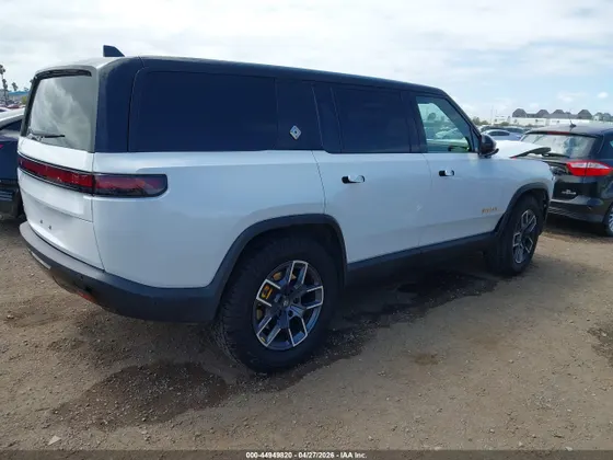 2023 Rivian R1S Adventure