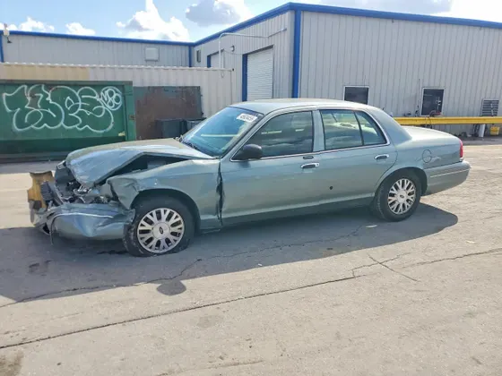 2005 Ford Crown Victoria LX