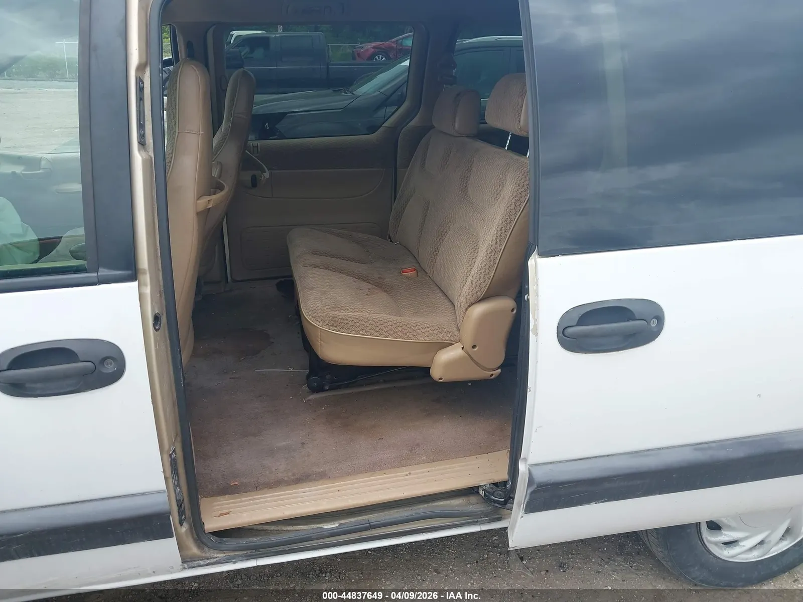 1998 Plymouth Voyager SE