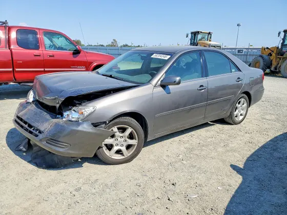 2004 Toyota Camry LE