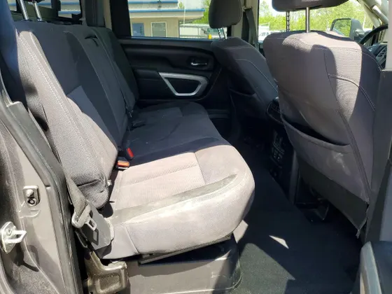 2021 Nissan Titan SV