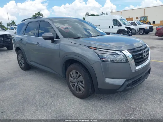 2025 Nissan Pathfinder SV
