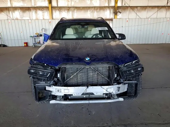 2023 BMW X7 M60i