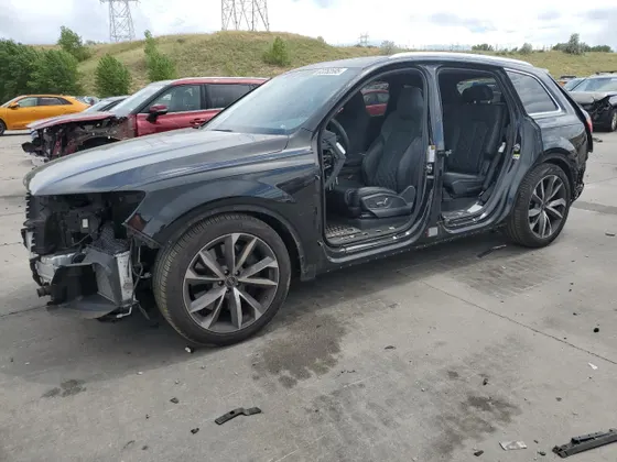 2023 Audi SQ7 Premium Plus