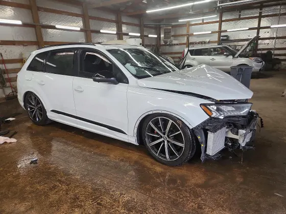 2021 Audi SQ7 Premium Plus
