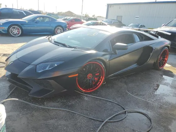 2017 Lamborghini Aventador SV