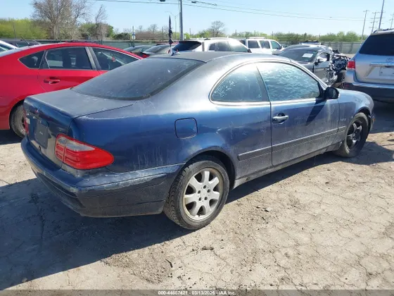 2000 Mercedes-Benz CLK-Class