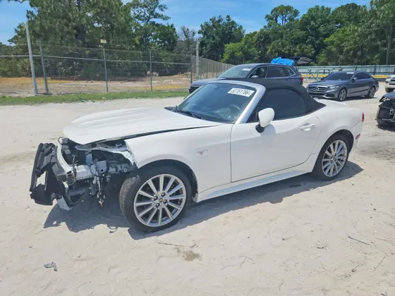 2017 FIAT 124 Spider Elaborazione Abarth
