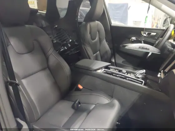 2026 Volvo XC60 Plug-In Hybrid Ultra
