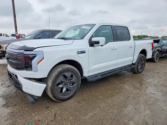 2025 Ford F-150 Lightning LARIAT