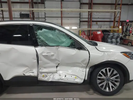 2020 Ford Escape Titanium