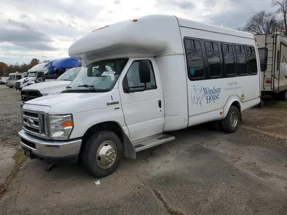 2012 Ford ECONOLINE CARGO E450 SUPER DUTY CUTAWAY VAN