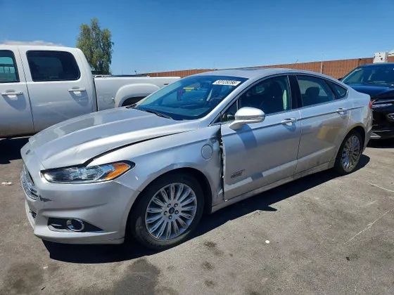 2016 Ford Fusion Energi SE Luxury