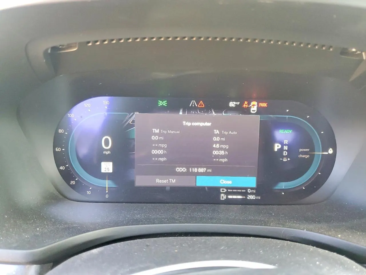2024 Volvo S60 Recharge Plug-In Hybrid Core Dark Theme
