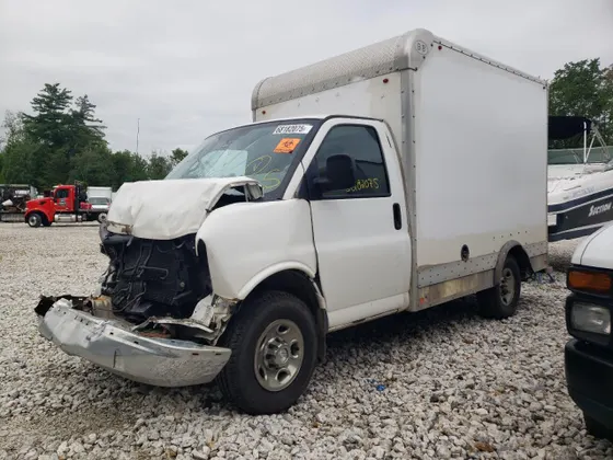 2014 Chevrolet Express Commercial Cutaway EXPRESS G3500
