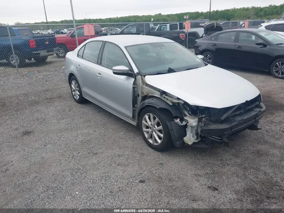 2011 Volkswagen Jetta Sedan SE PZEV
