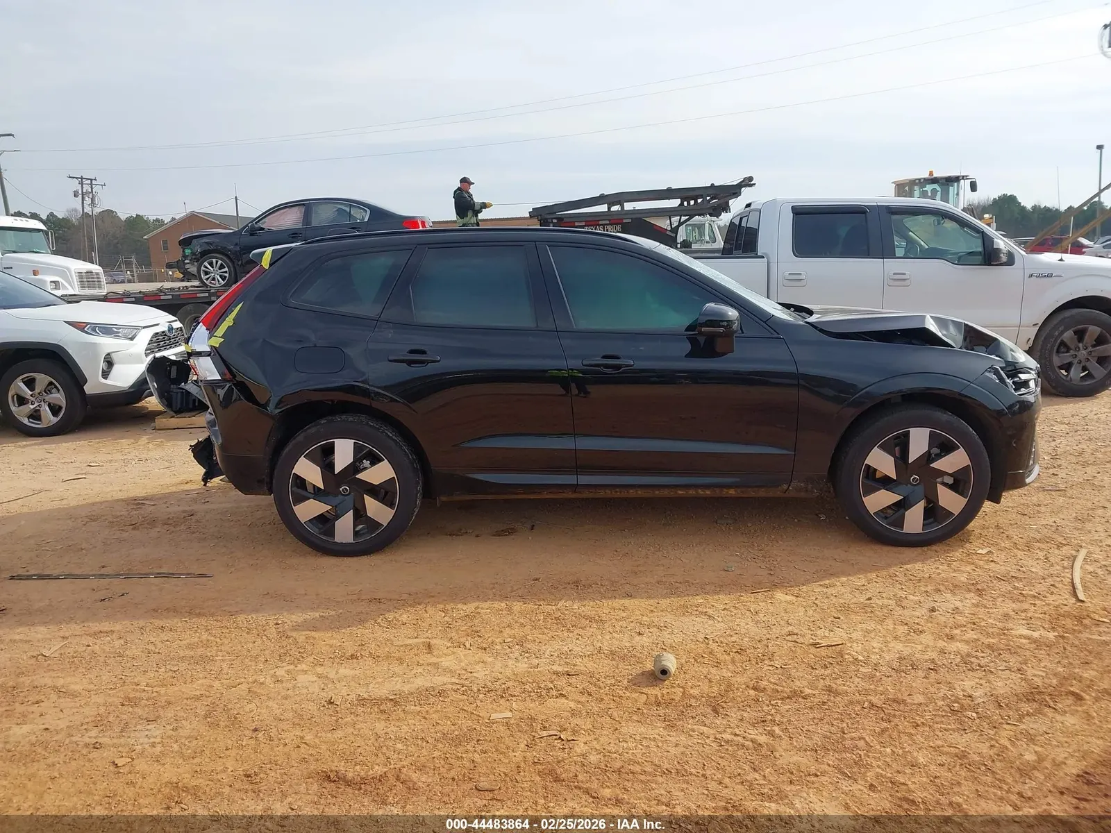 2025 Volvo XC60 Plug-In Hybrid Plus