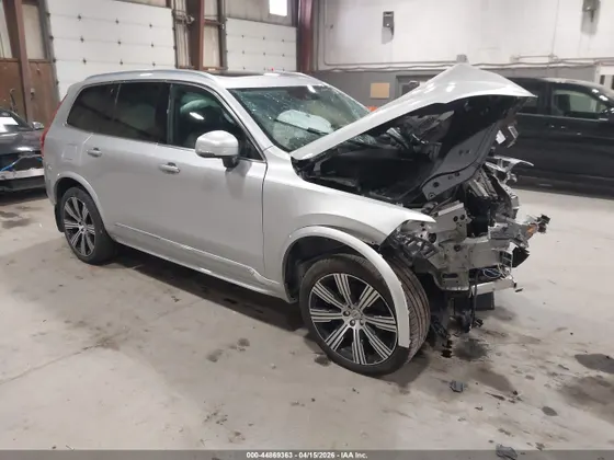 2022 Volvo XC90 Inscription