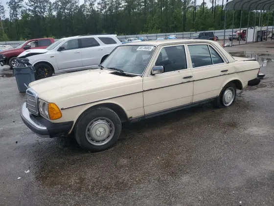 1980 Mercedes-Benz 240 240D