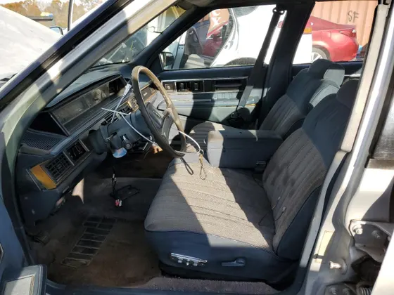 1991 Oldsmobile Delta 88 ROYALE