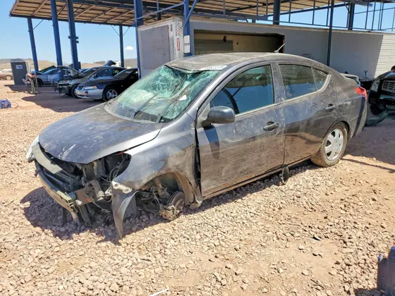 2015 Nissan Versa S