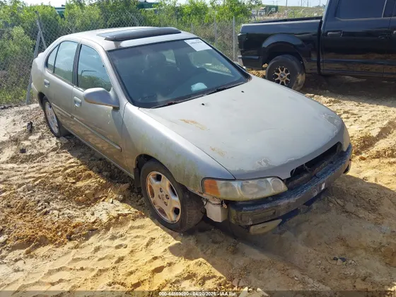 2000 Nissan Altima GXE