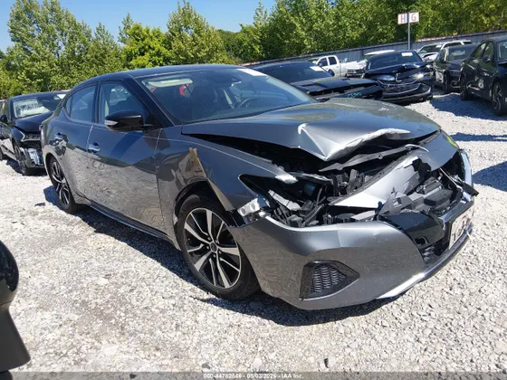 2023 Nissan Maxima SV