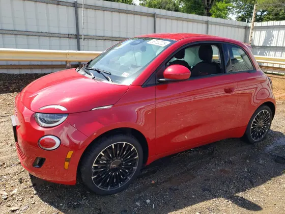 2024 FIAT 500e INSPI(RED)