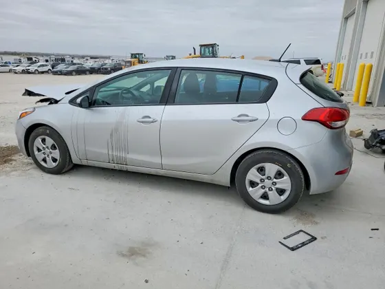 2017 Kia Forte5 LX