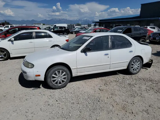 1995 Nissan Altima GLE