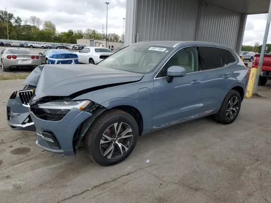 2022 Volvo XC60 Recharge Plug-In Hybrid Inscription Expression