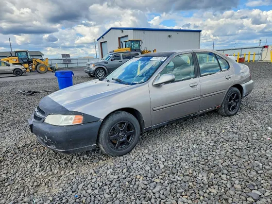 2000 Nissan Altima XE